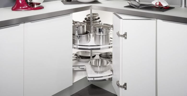 Кутова система зберігання для кухні